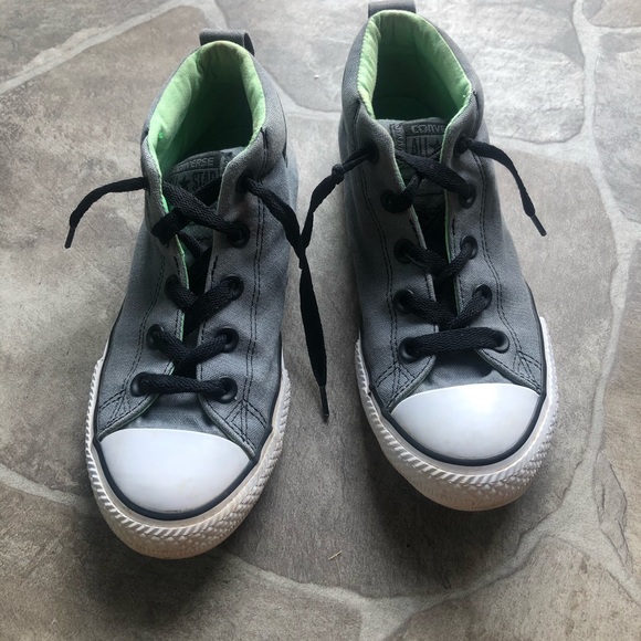 Gray converse - Picture 1 of 5